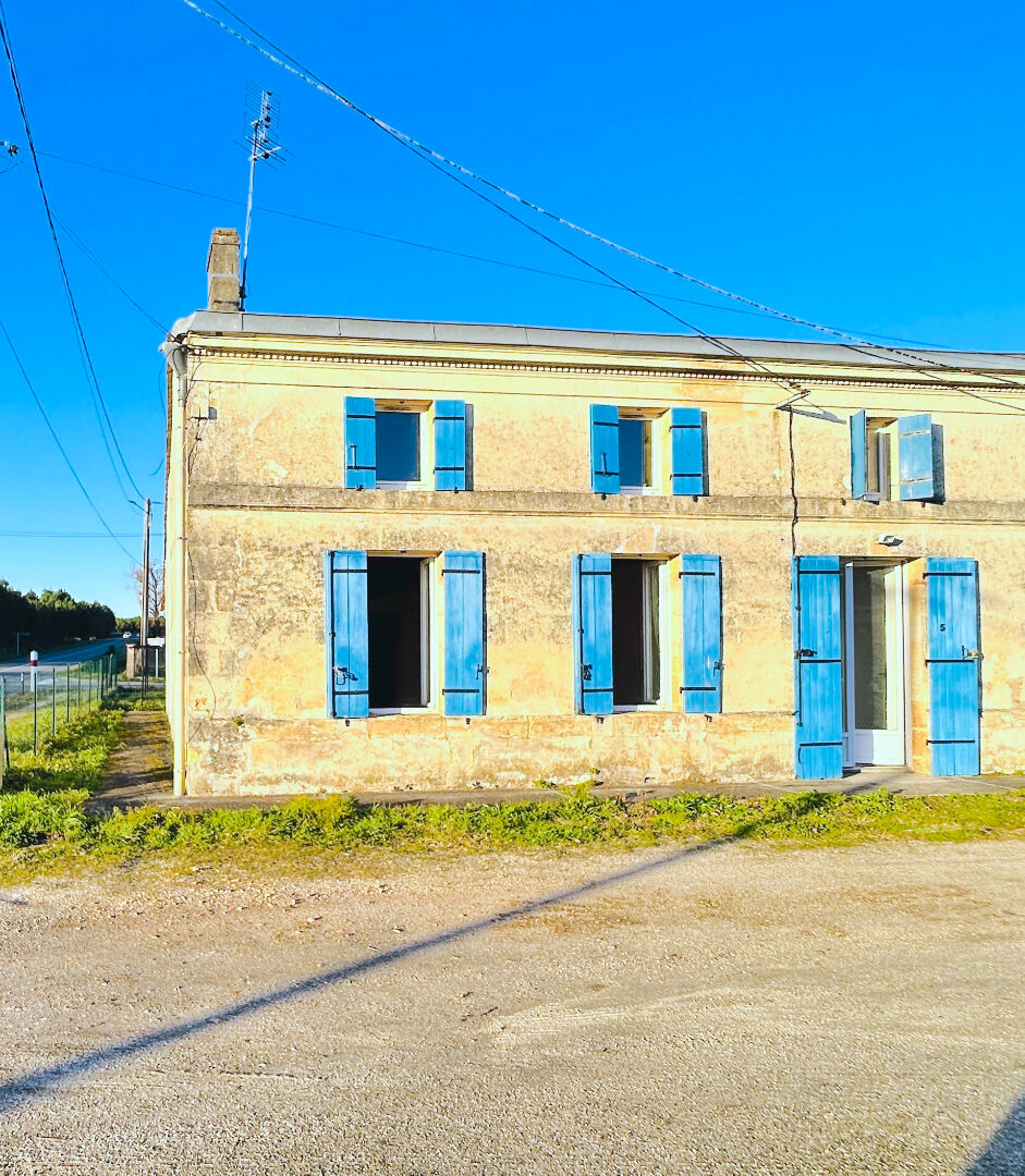 A LOUER MAISON DE 99 M2 AVEC JARDIN ET GARAGE - SAINT SAVIN