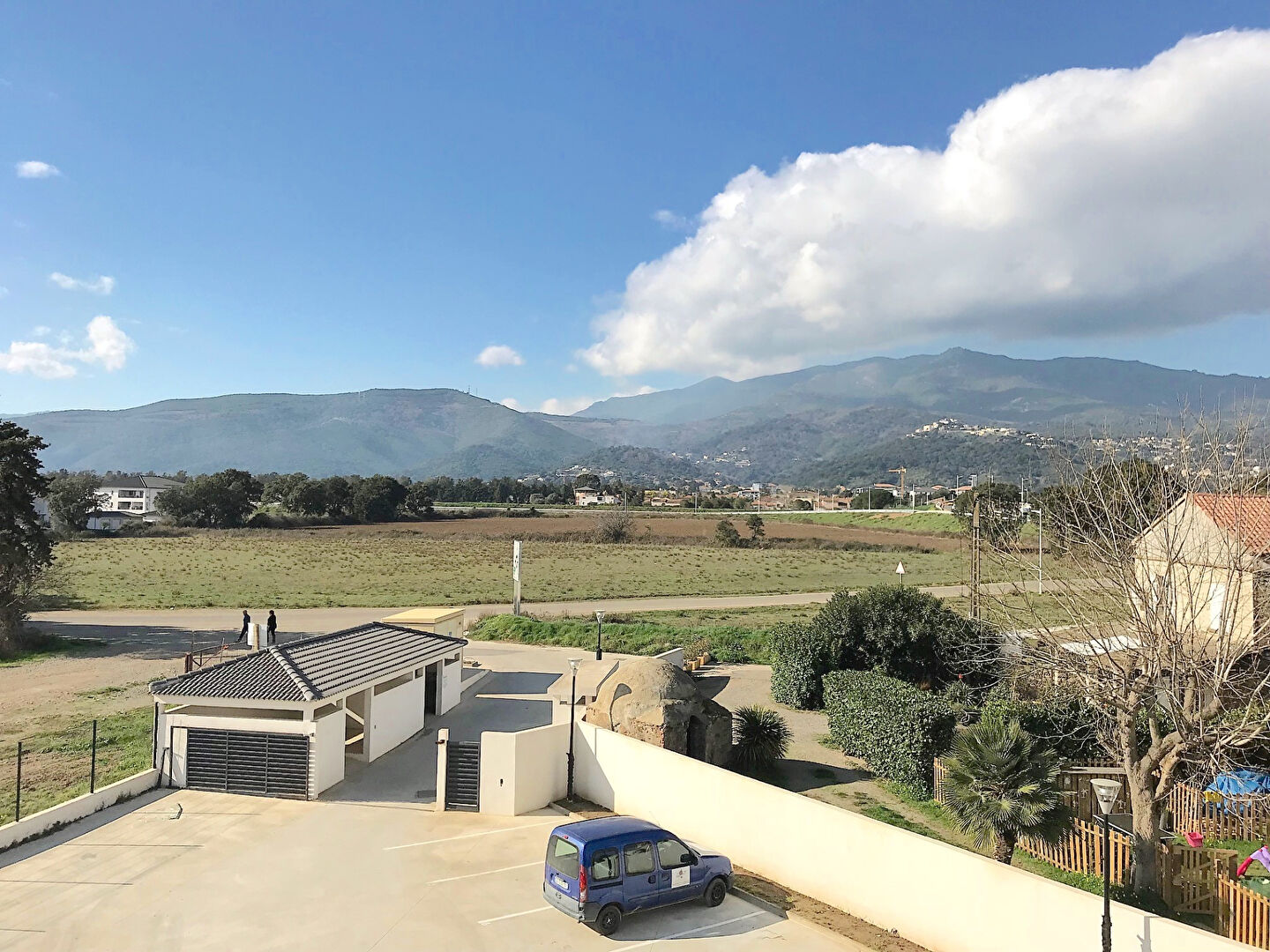 Photo A LOUER APPARTEMENT T2 AVEC GRANDE TERRASSE - LUCCIANA image 1/6
