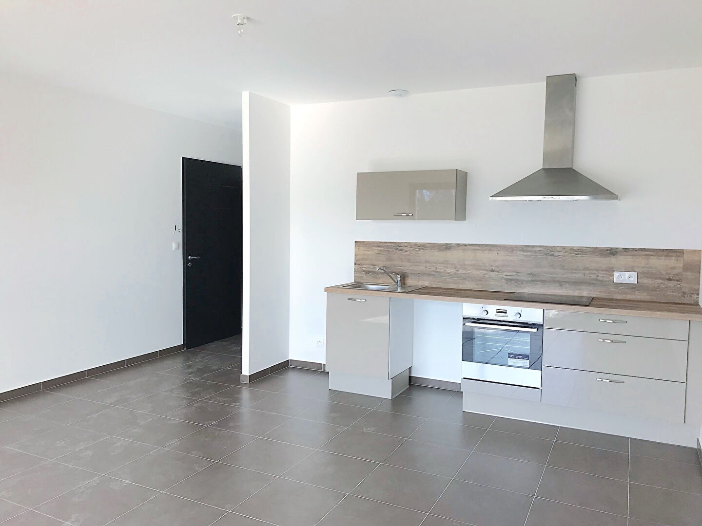 Photo A LOUER APPARTEMENT T2 AVEC GRANDE TERRASSE - LUCCIANA image 3/6