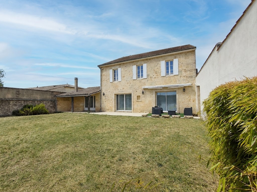 Maison de ville 'bourgeoise' 245 m² Pugnac