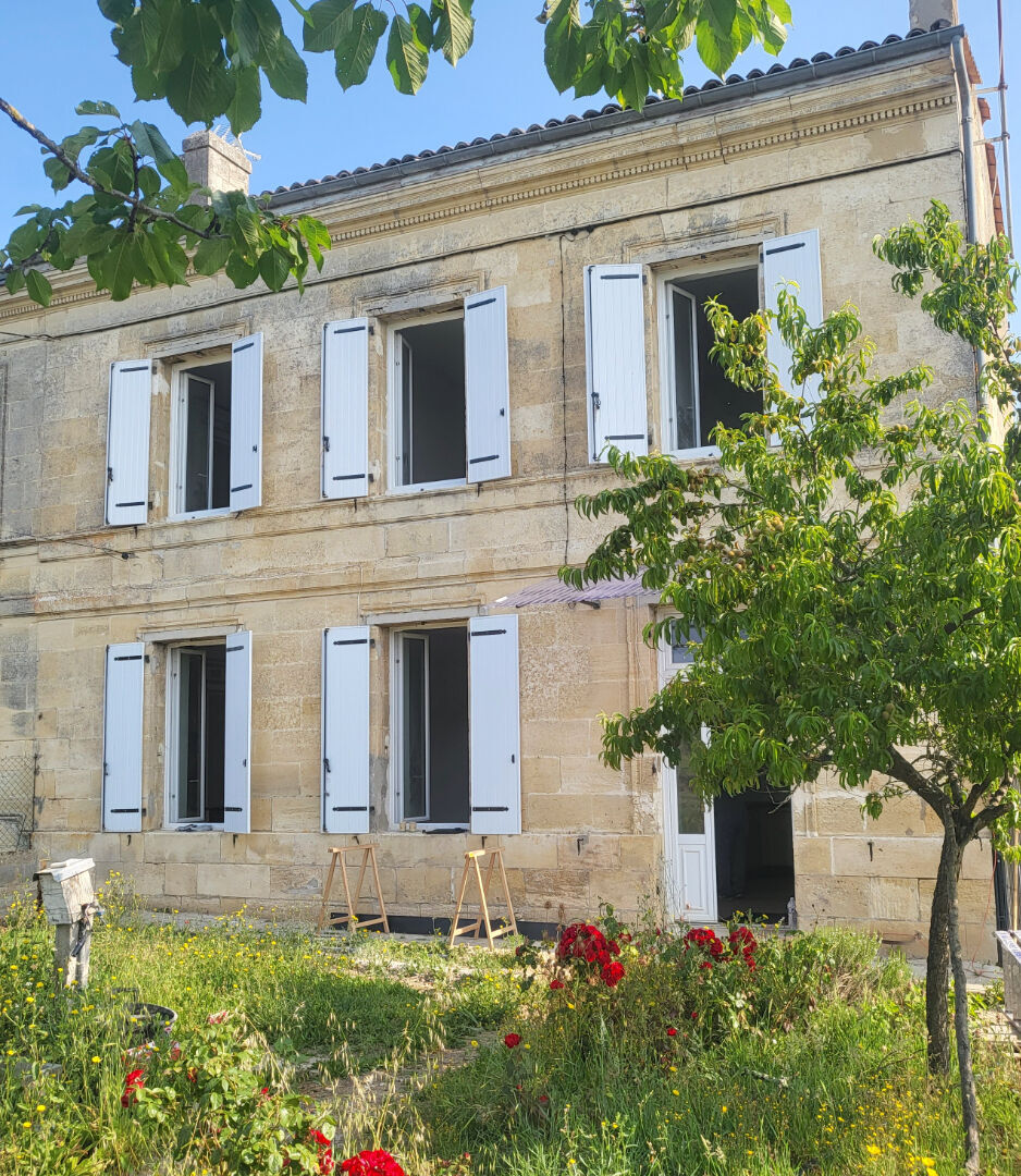 Photo A LOUER MAISON 3 CHAMBRES ET JARDIN - BOURG SUR GIRONDE image 1/6