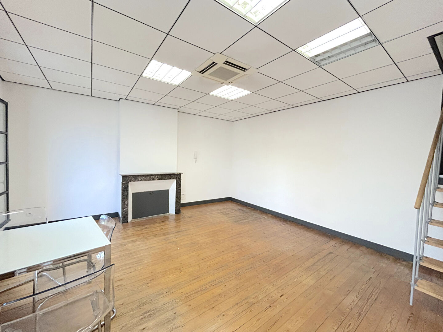 Photo A LOUER BUREAU DANS IMMEUBLE DE STANDING AVEC ASCENSEUR - SAINT ANDRE DE CUBZAC image 5/6