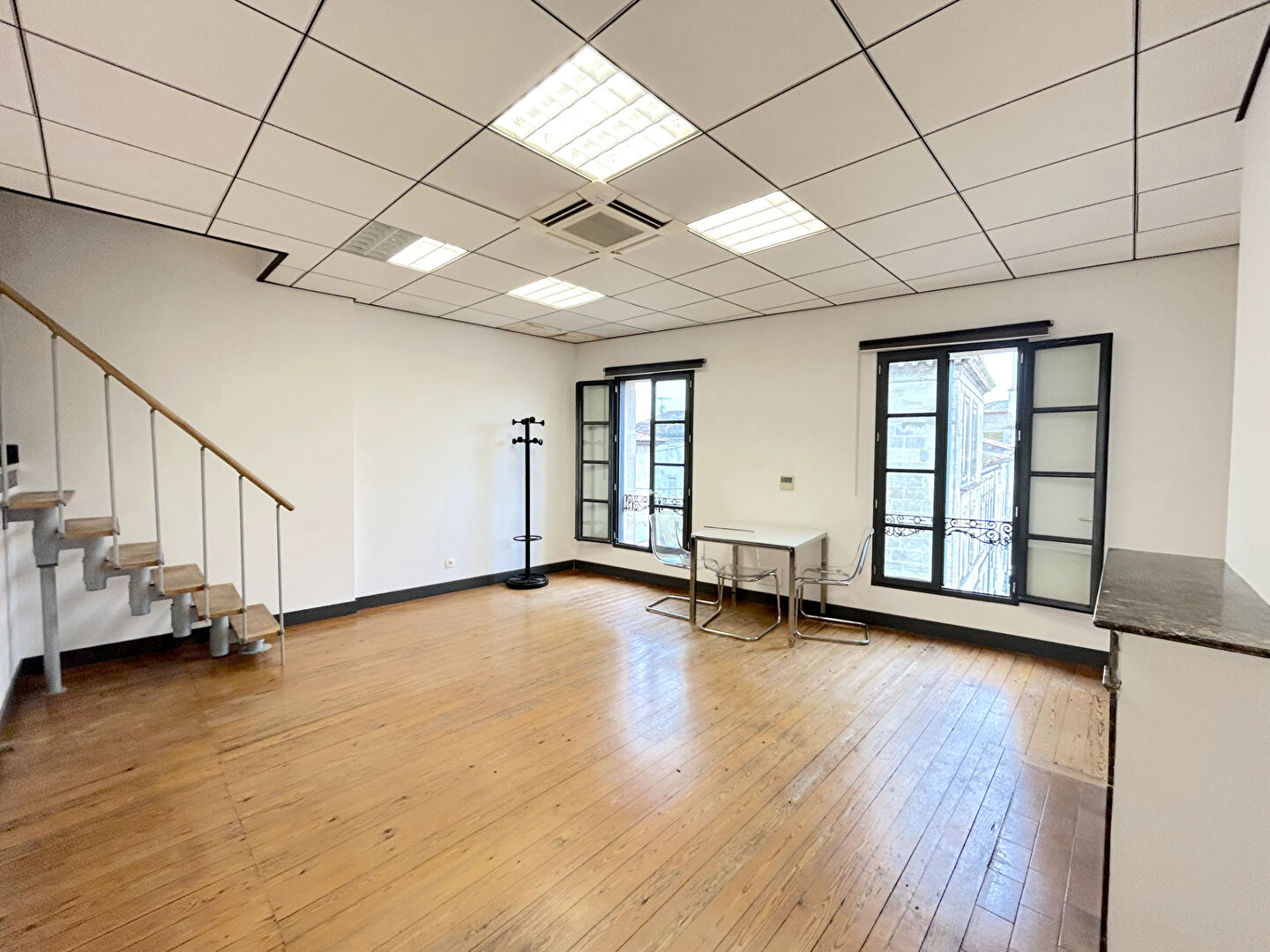 Photo A LOUER BUREAU DANS IMMEUBLE DE STANDING AVEC ASCENSEUR - SAINT ANDRE DE CUBZAC image 6/6