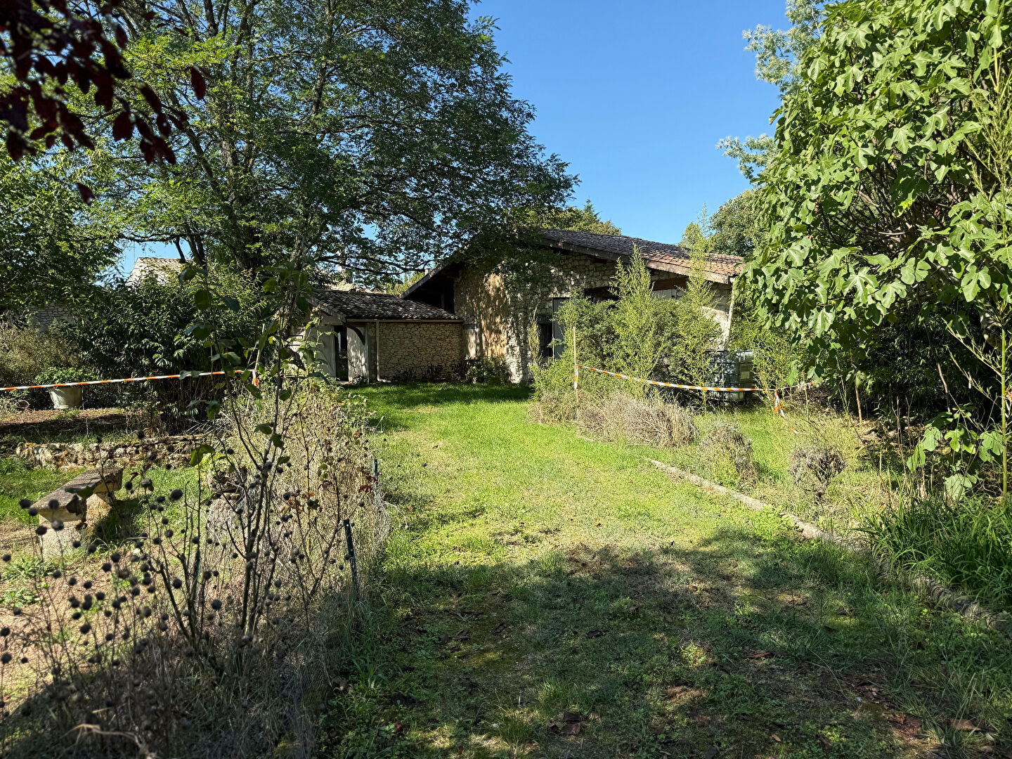 Photo MAISON DE CHARME ET SES DÉPENDANCES SUR JARDIN BUCOLIQUE image 6/6