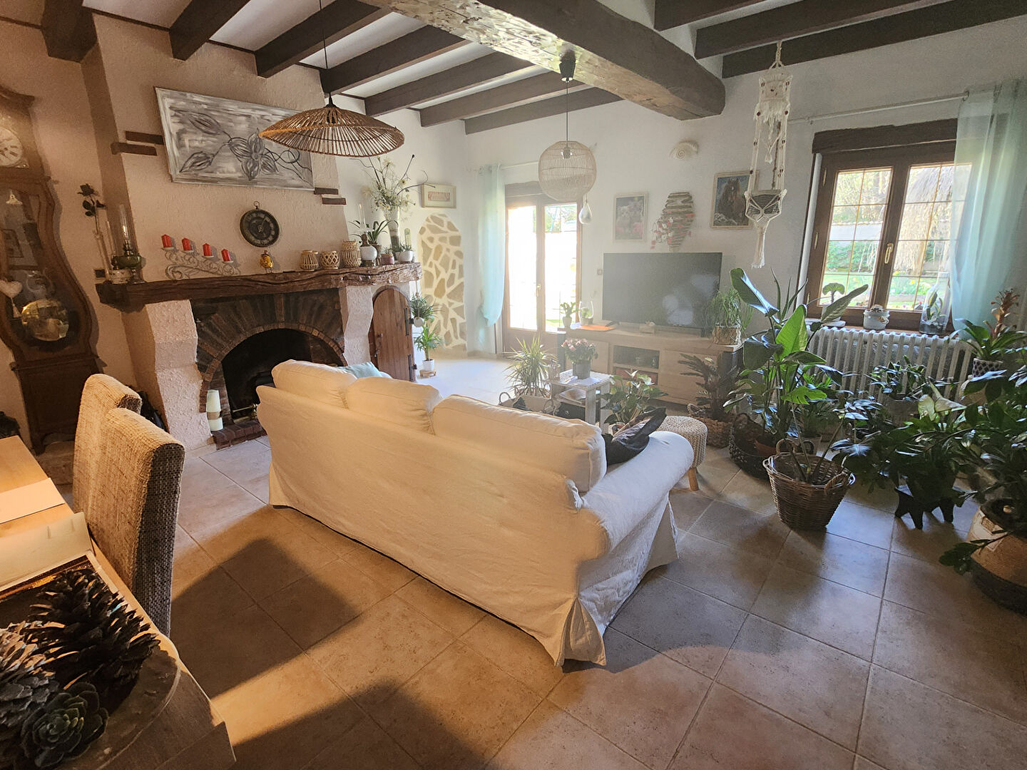 Photo OPPORTUNITÉ - VIAGER, maison en pierre de 196 m2 et dépendances sur jardin image 2/6