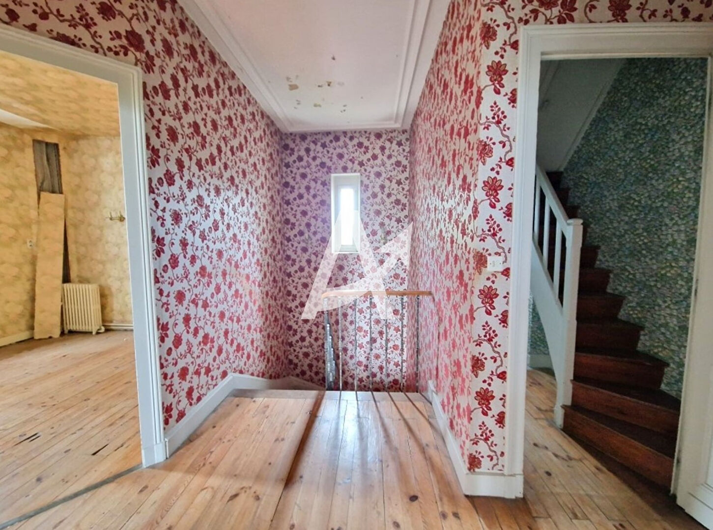 Photo BOURGEOISE DE CARACTÈRE DEDANS ET DEHORS image 6/6