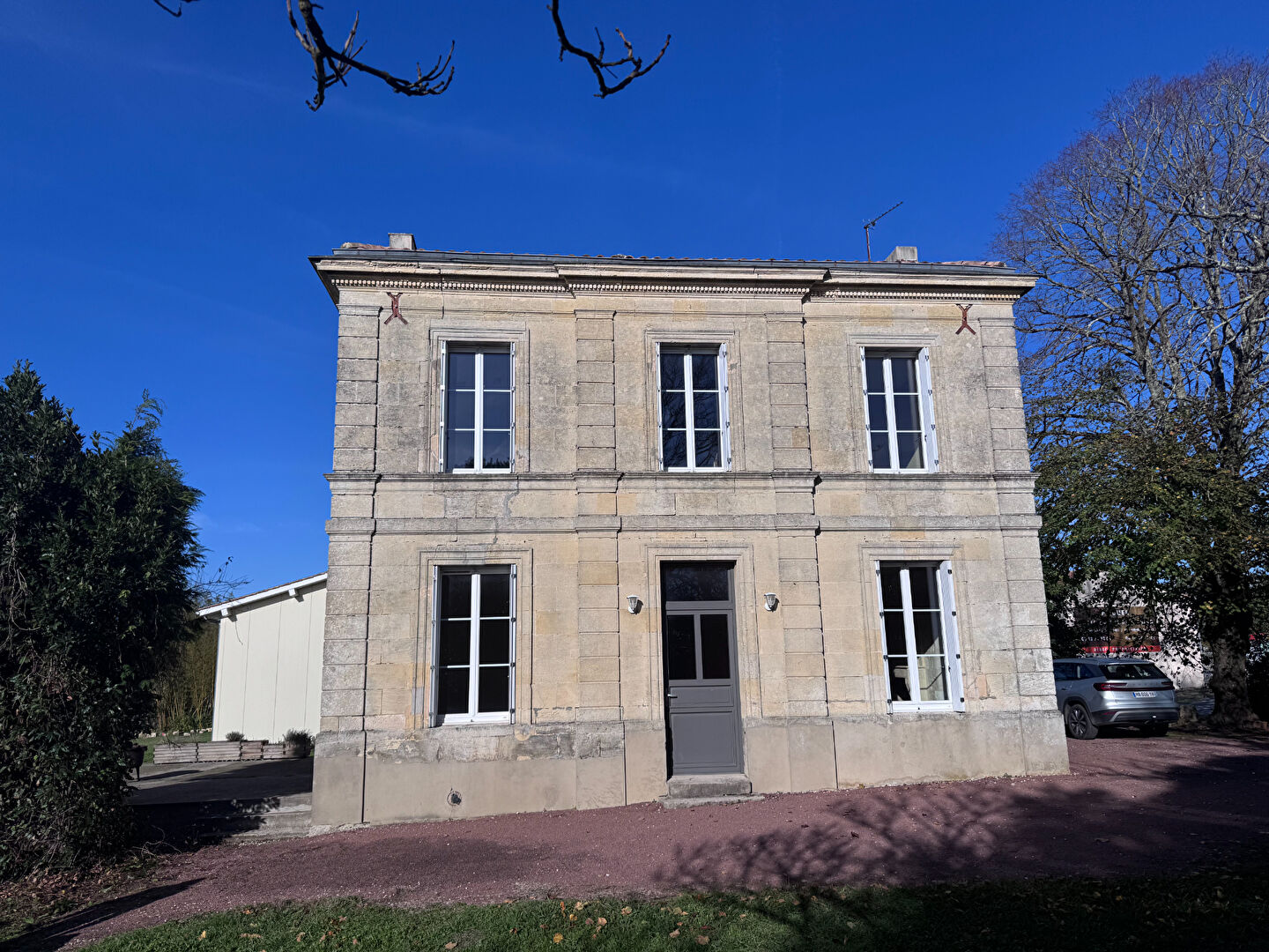 Photo Propriété en pierre de 1900 ? Cadre bucolique et vue imprenable* image 1/6