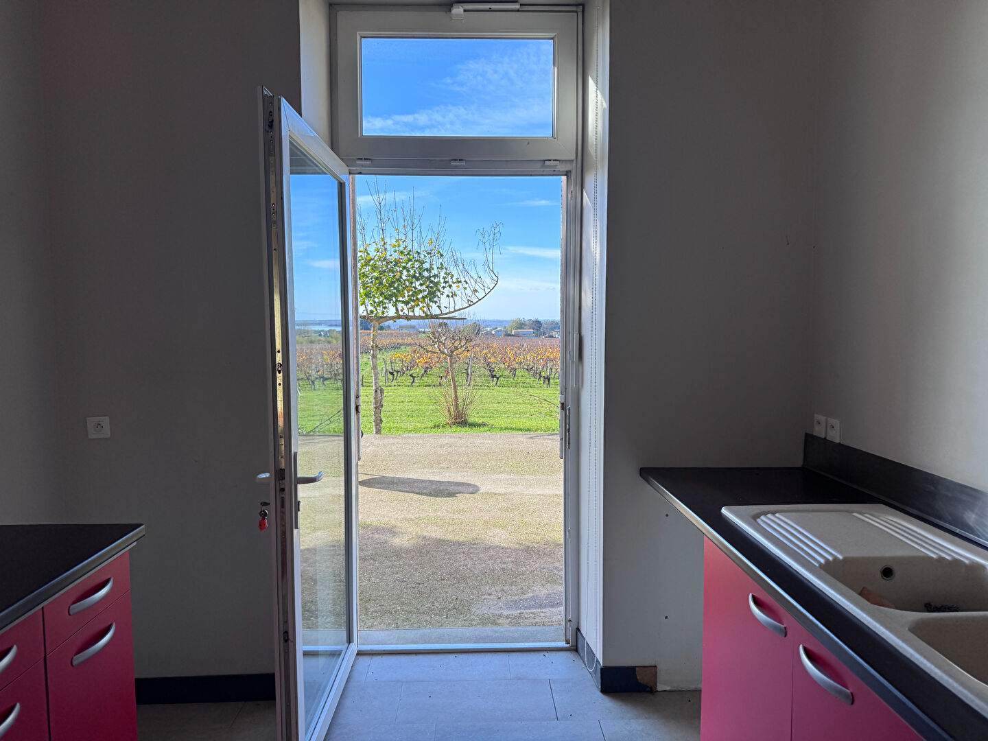 Photo Propriété en pierre de 1900 ? Cadre bucolique et vue imprenable* image 6/6