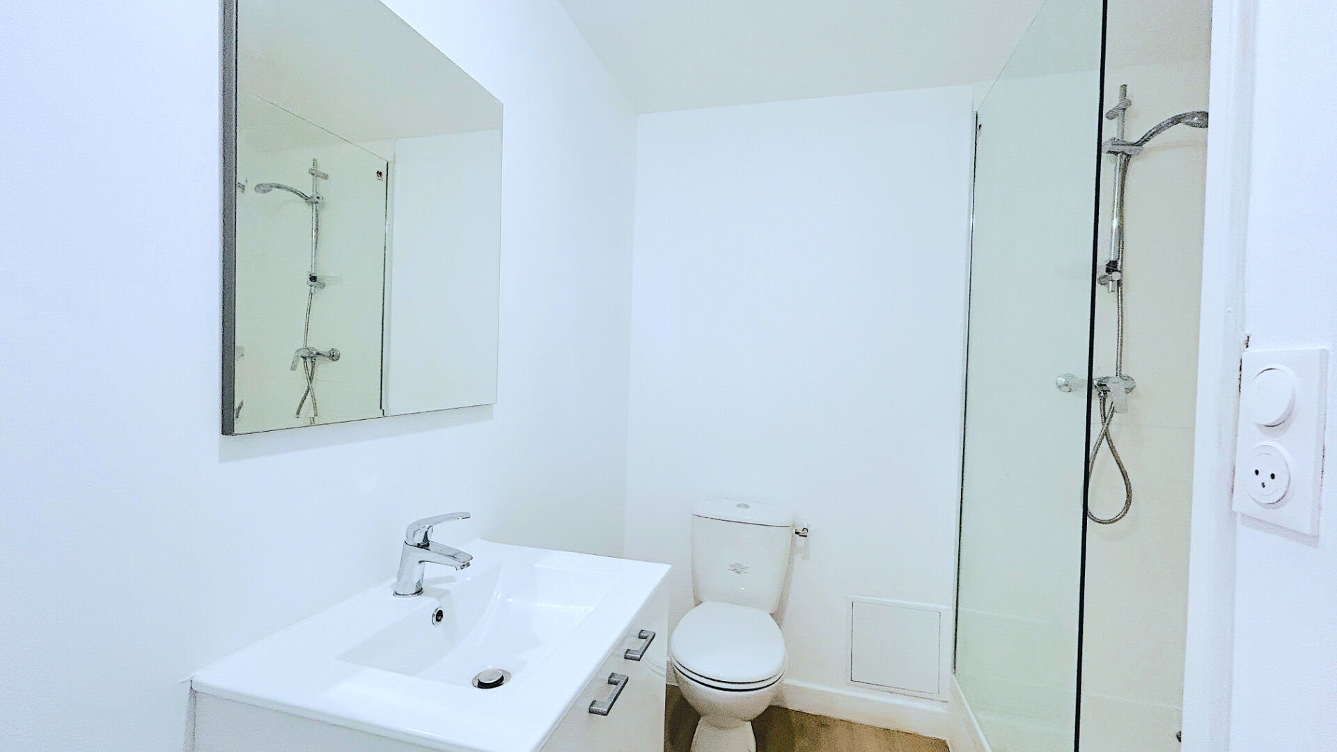 Photo A LOUER APPARTEMENT 