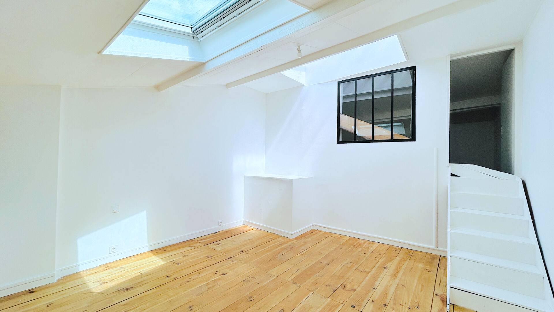 Photo A LOUER APPARTEMENT 