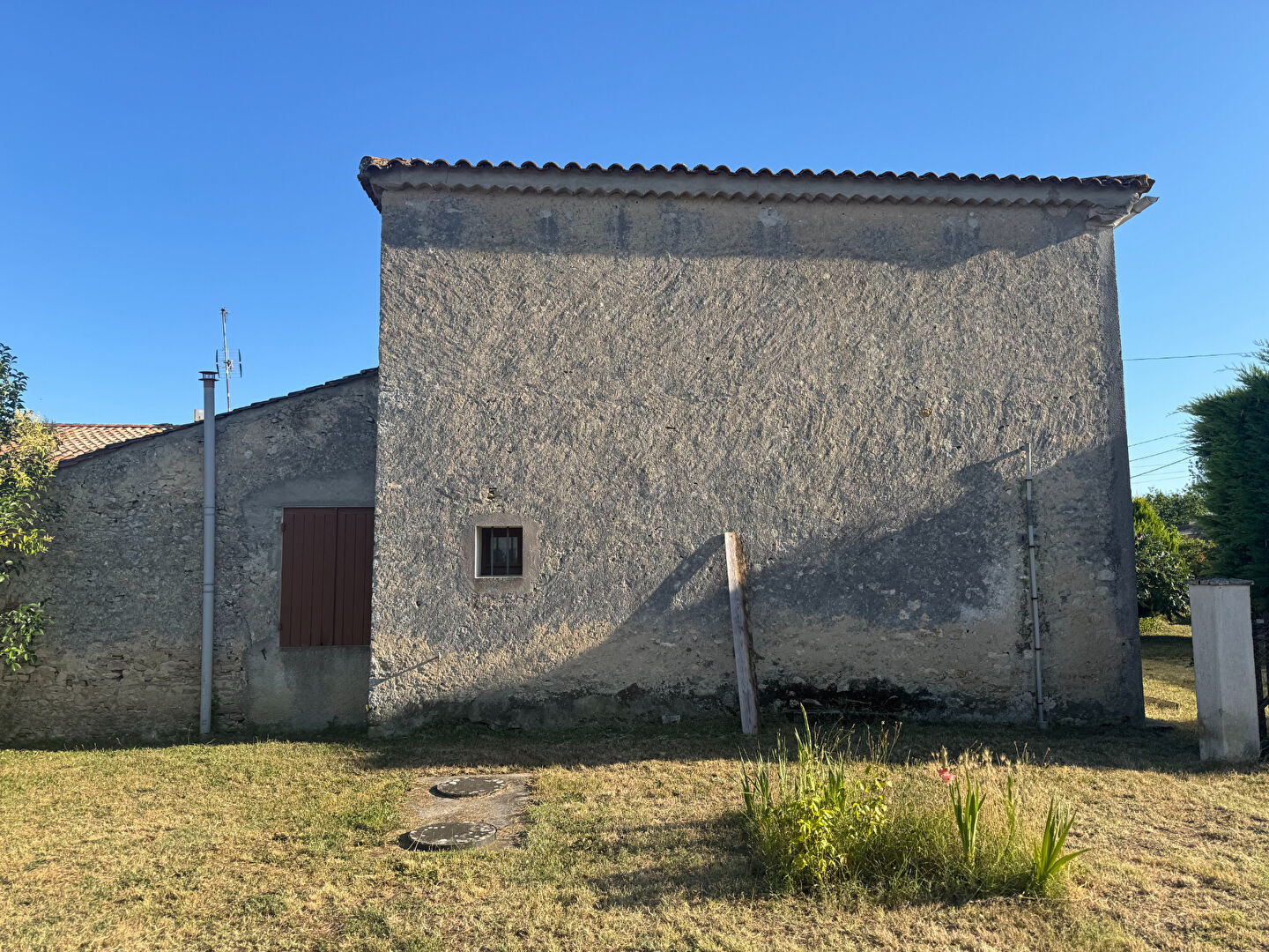 Photo Maison avec étage et dépendances sur la commune de Mazion image 2/6