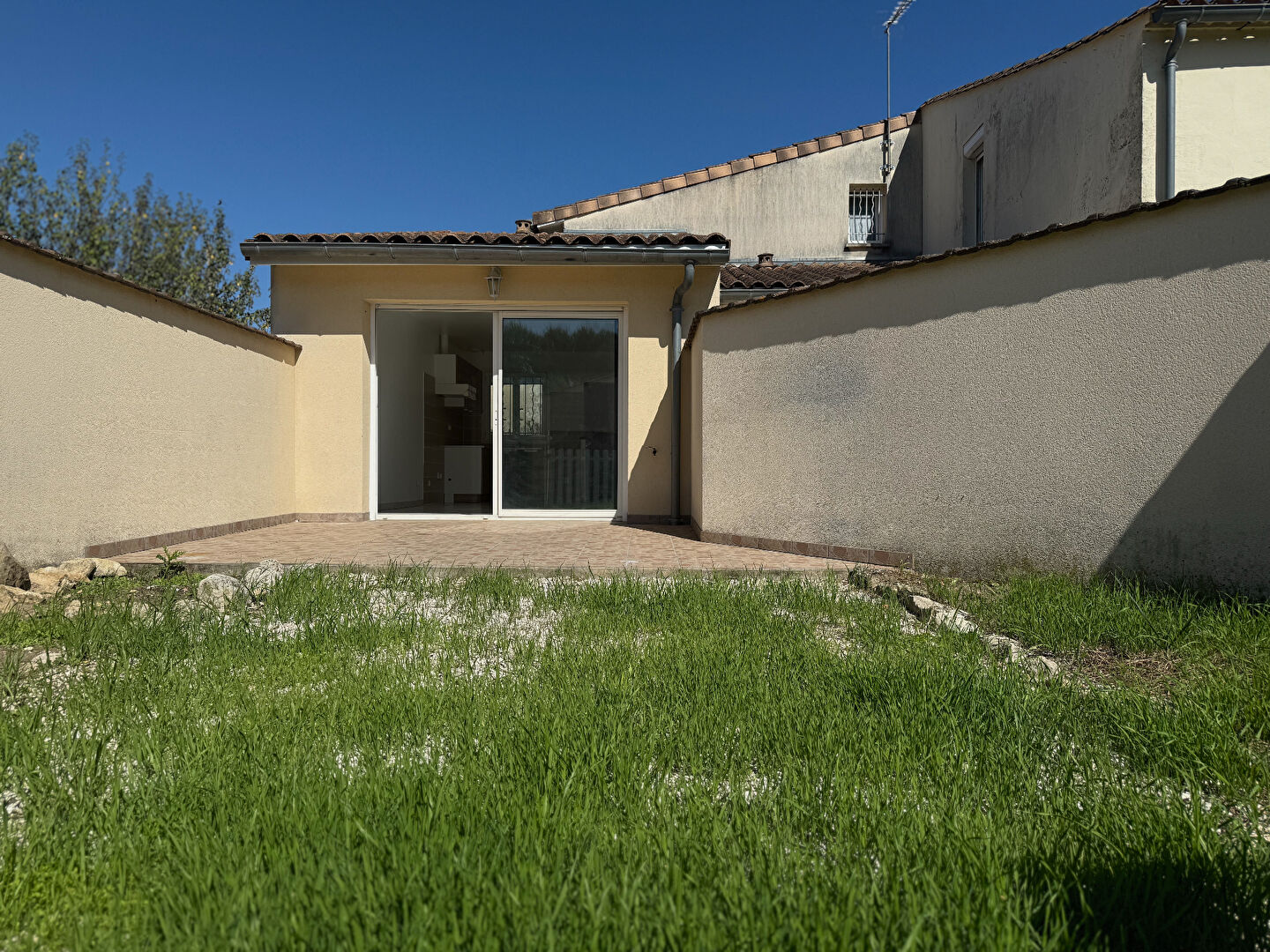 Charmante Maison à Vendre à Saint Seurin de Cursac !