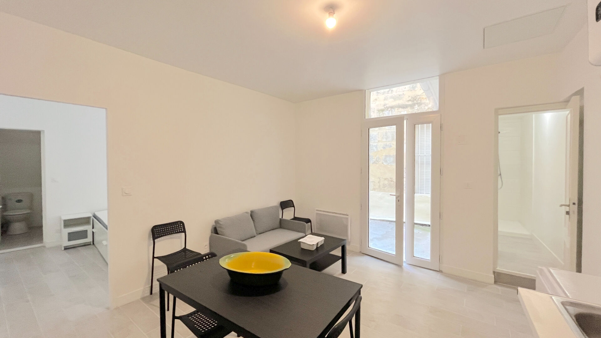 Photo A VENDRE IMMEUBLE DE 3 APPARTEMENTS - SECTEUR BORDEAUX CAPUCINS / NANSOUTY image 3/6