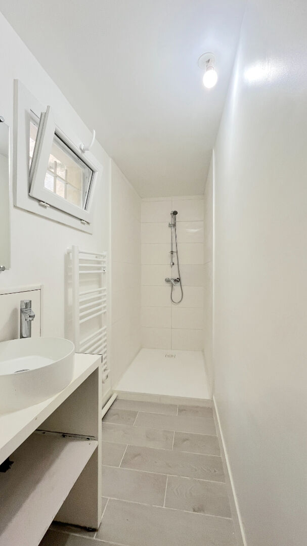 Photo A VENDRE IMMEUBLE DE 3 APPARTEMENTS - SECTEUR BORDEAUX CAPUCINS / NANSOUTY image 6/6