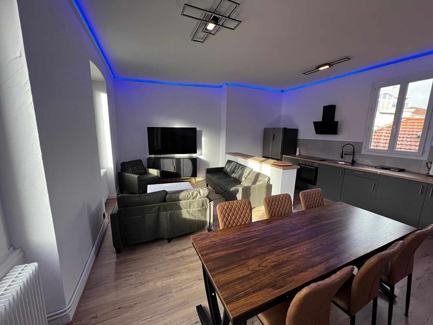 Photo A LOUER APPARTEMENT DE TYPE 4 EN COLOCATION - SECTEUR BORDEAUX CHARTRONS image 1/6