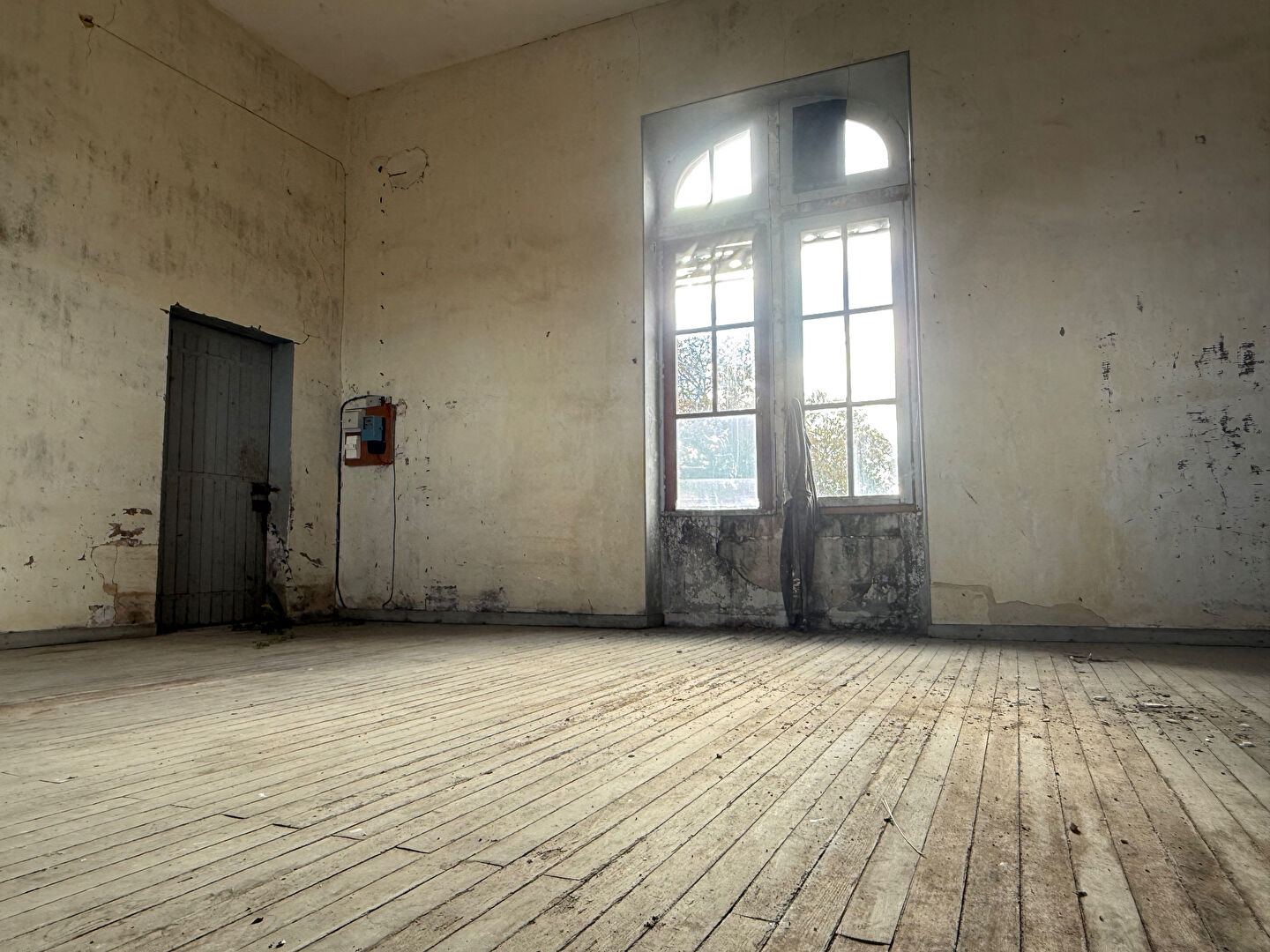 Photo ENSEMBLE DE DEUX BÂTIMENTS EN PIERRE SUR GRAND TERRAIN DE PLUS DE 6610M2 image 4/6