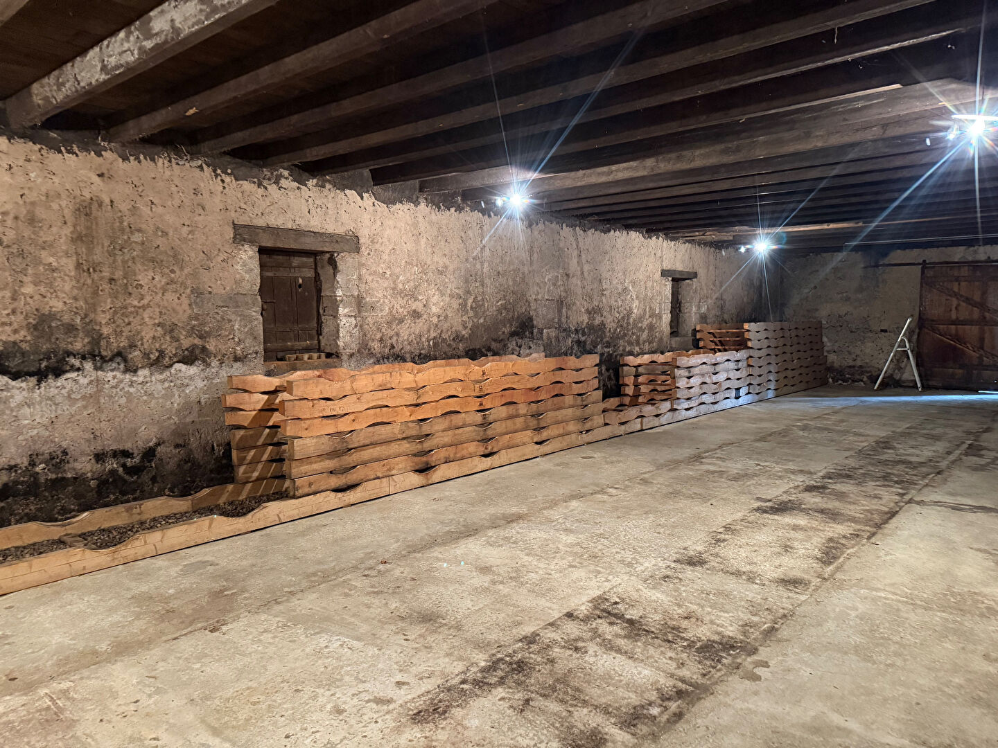 Photo ENSEMBLE DE DEUX BÂTIMENTS EN PIERRE SUR GRAND TERRAIN DE PLUS DE 6610M2 image 5/6