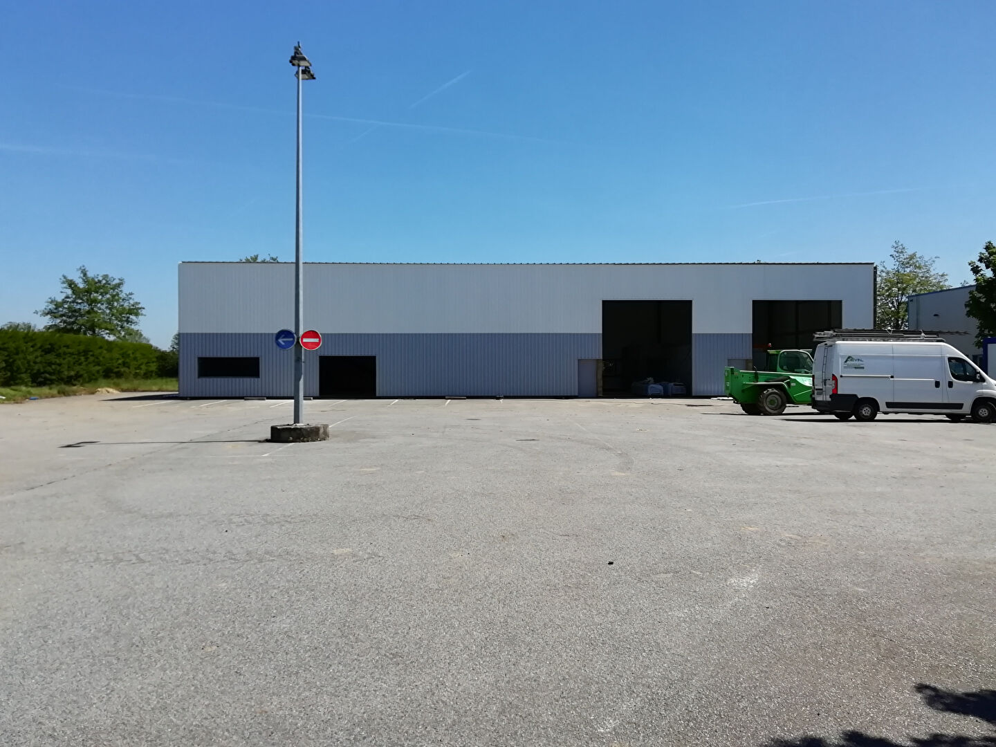 A LOUER LOCAL D'ACTIVITÉ de 590 m² environ - Alençon
