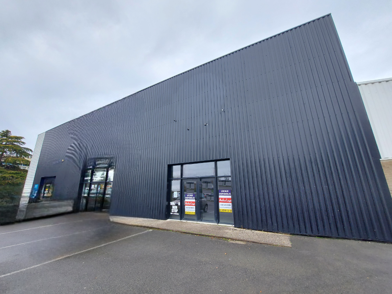 À VENDRE - Local d'activité 260 m² - Laval