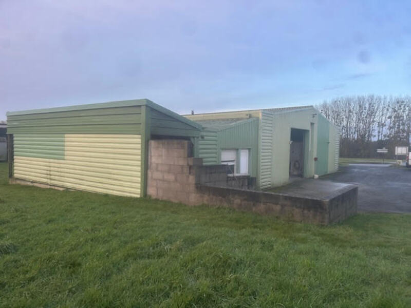 A vendre Local activité Saint-M'Hervé