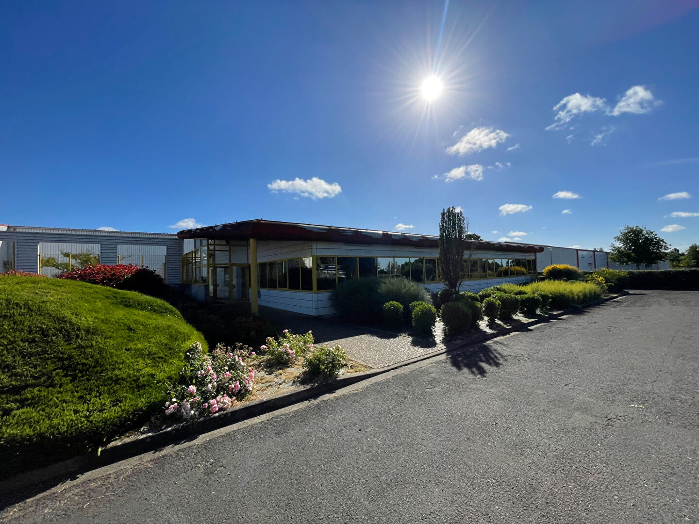 A LOUER - Ensemble immobilier d'activités 3 237 m²