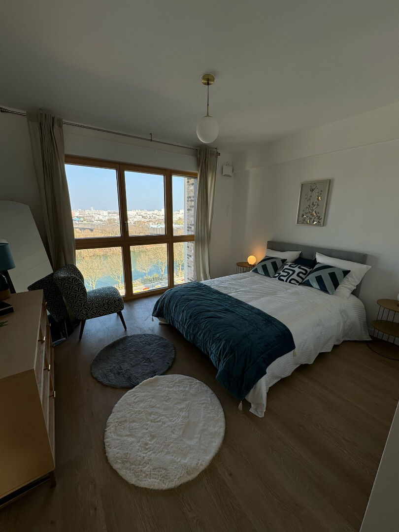 Photo Duplex 3 Pièces Village Olympique Proche METRO 13 &14 Vue sur la Seine - Saint Denis image 2/4