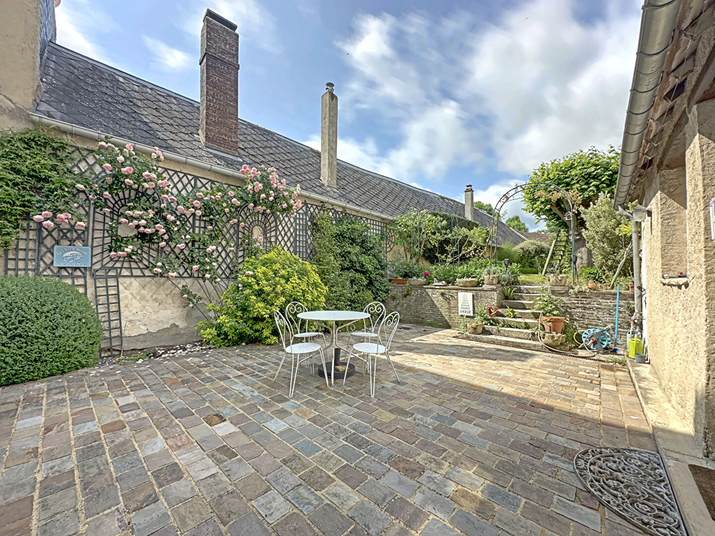 Photo MAISON DE CHARME A HOUDAN HYPER CENTRE image 1/6