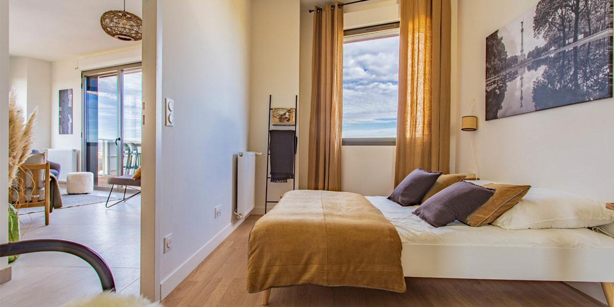 À découvrir sans attendre : élégant 2 pièces avec extérieur au coeur d'Angers