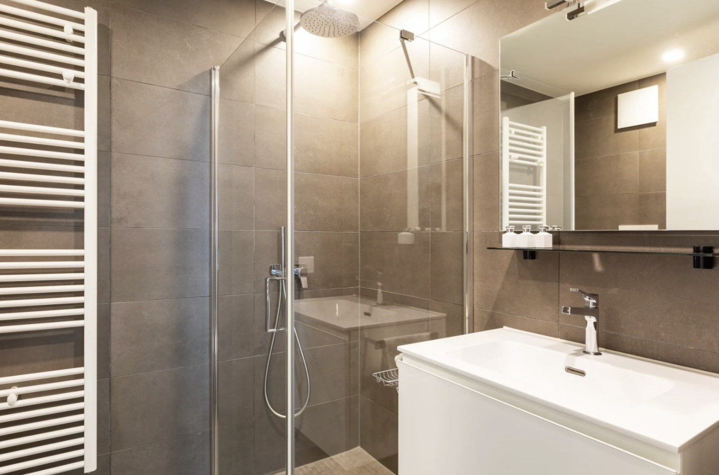 Photo 4 pièces proche commerces à 200m du RER C image 4/4