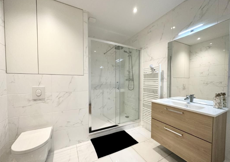 Photo BEAU 2 PIÈCES & BALCON - 500 MÈTRES RER D image 3/3