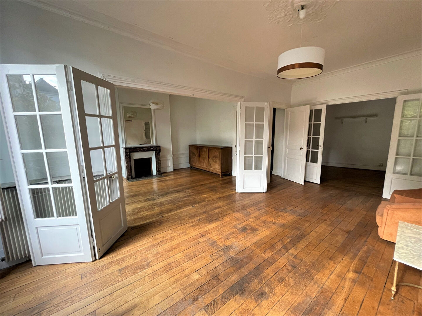 Photo Paris 10 - Limite 2ème et 3ème arr-  Porte Saint Denis - 3/4 pièces immeuble ancien image 4/6