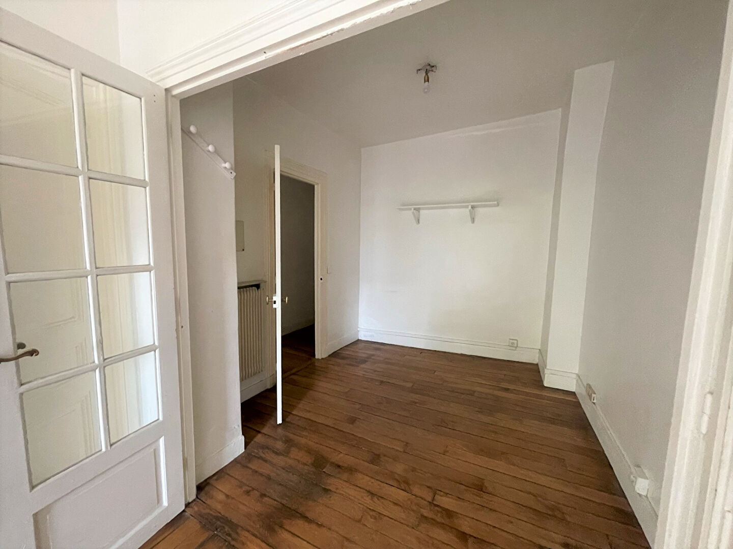 Photo Paris 10 - Limite 2ème et 3ème arr-  Porte Saint Denis - 3/4 pièces immeuble ancien image 5/6