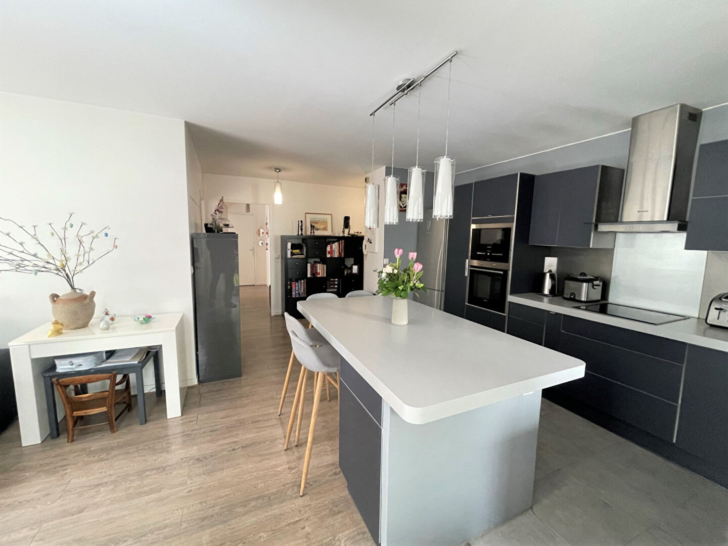 Photo Canal Saint Martin - Appartement - 4 pièces 85m2 - 3 chambres - balcons image 6/6