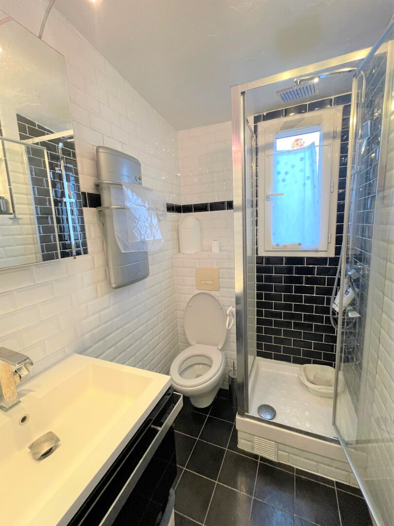 Photo Studio au 5ème étage et dernier étage sans vis à vis image 6/6