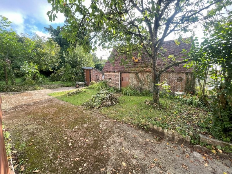 Maison de village avec jardin clos de murs de plus de 2 000m².