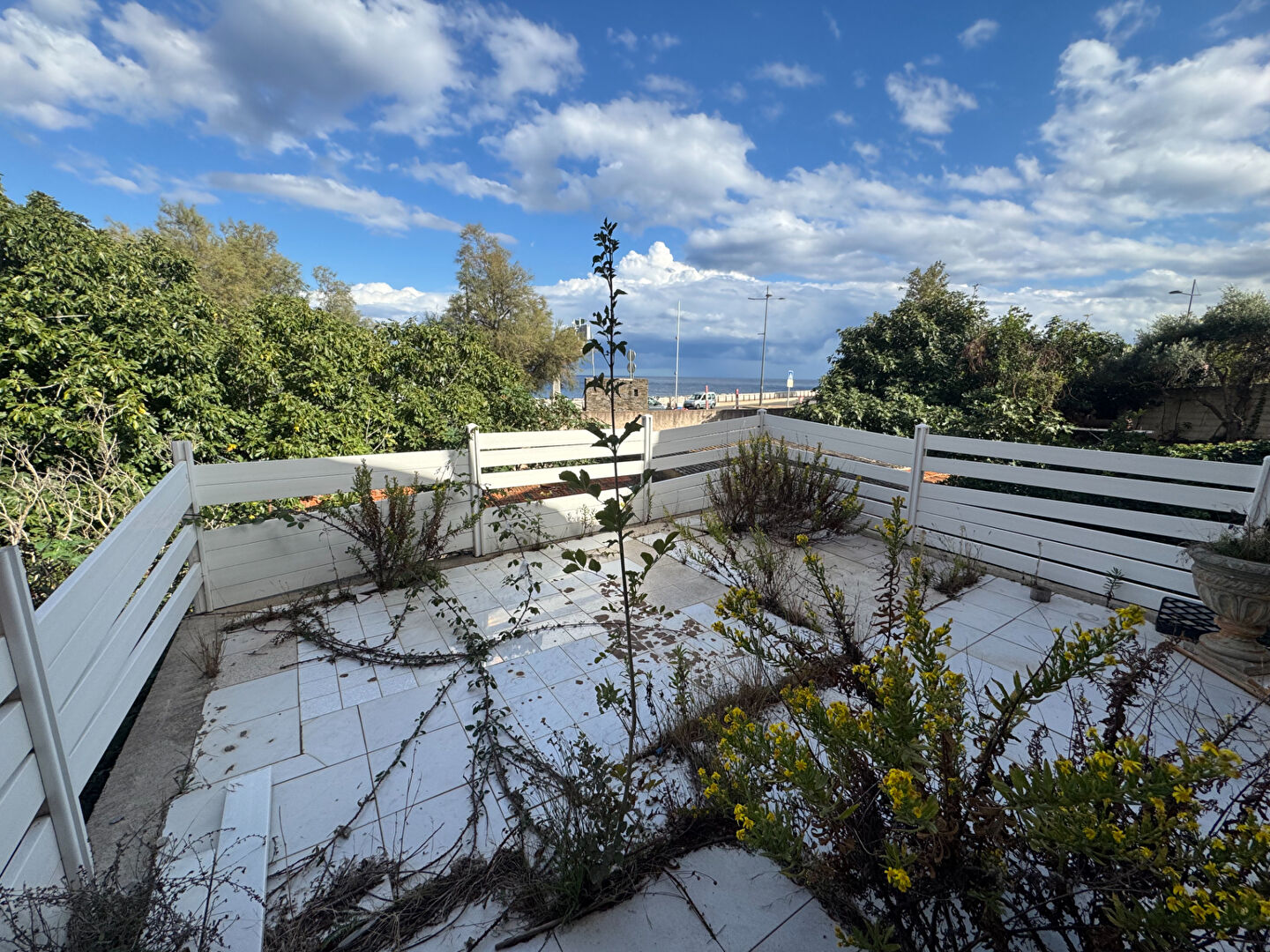 À vendre Bien atypique à réhabiliter  Entrée sud de Bastia