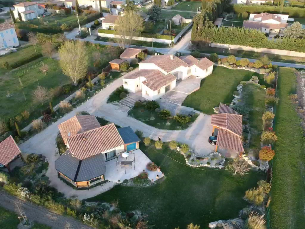 Vente Maison de 7 pièces 280 m² - MAILLANE 13910 | AZUR IMMOBILIER ISTRES - AR photo1
