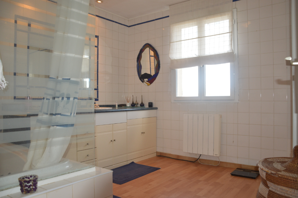 Vente Maison de 6 pièces 160 m² - ISTRES 13800 | AZUR IMMOBILIER ISTRES - AR photo5