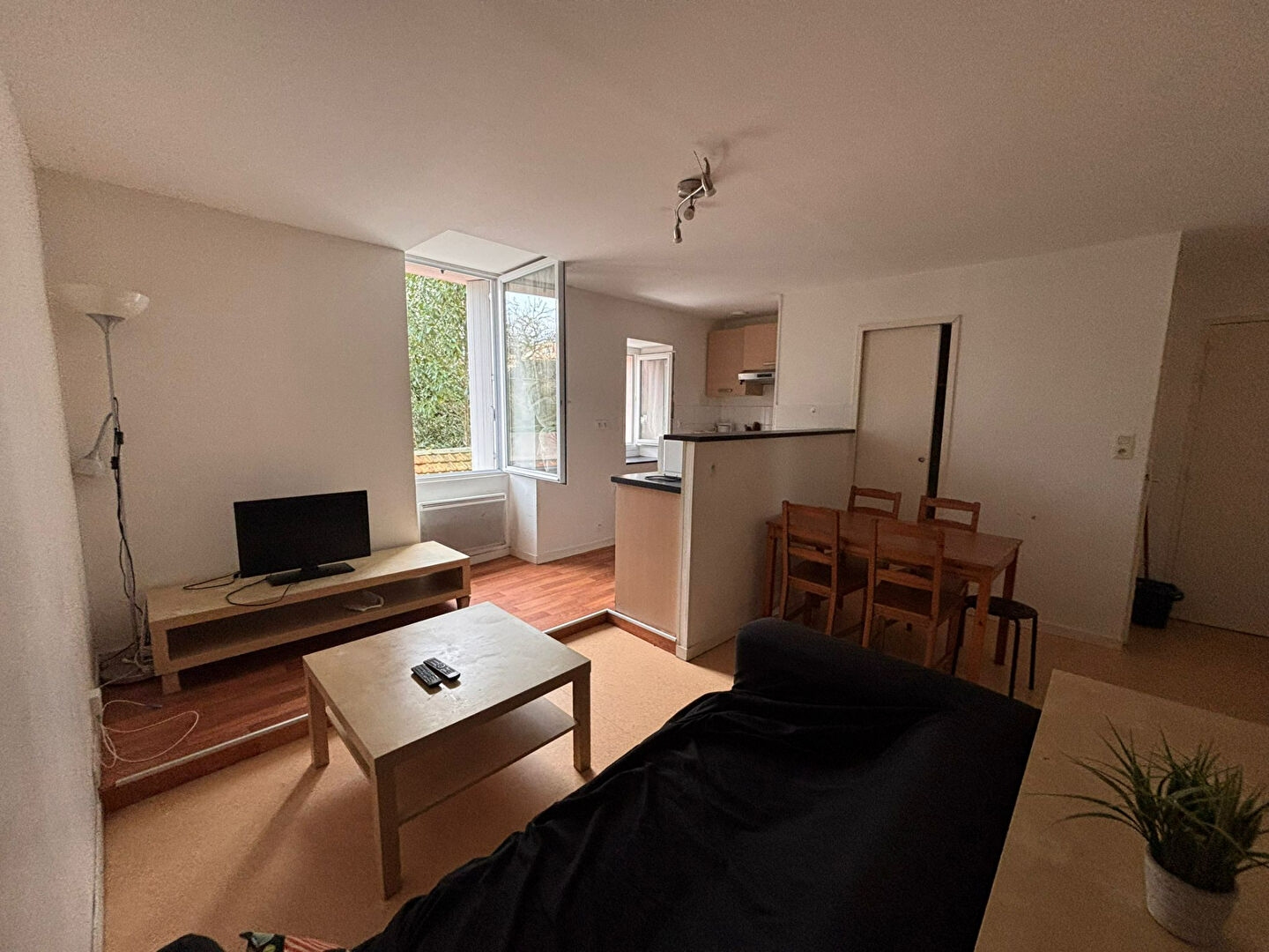 Agence immobilière de Bed ,  School Groupe