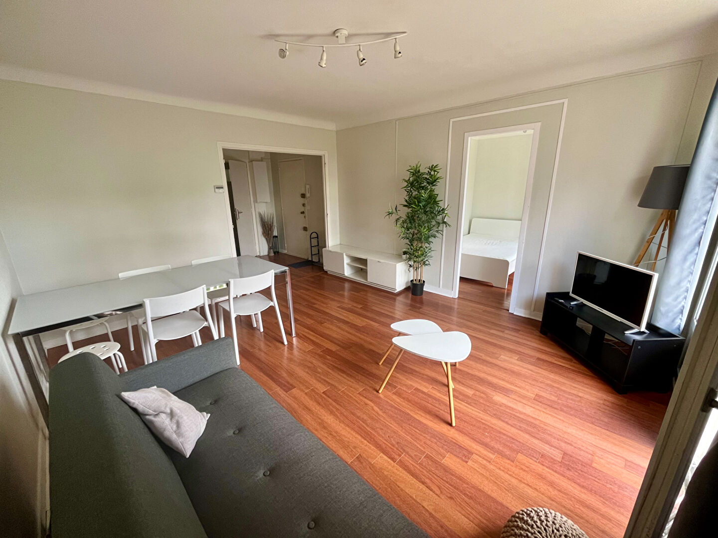 Agence immobilière de Bed ,  School Groupe