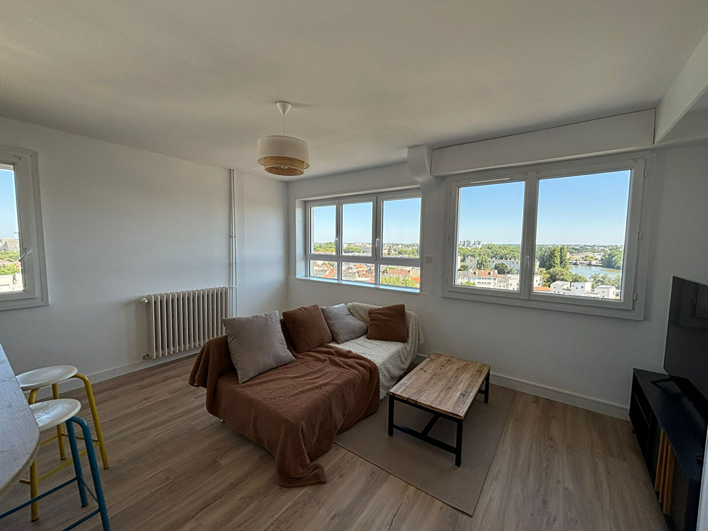 Agence immobilière de Bed ,  School Groupe