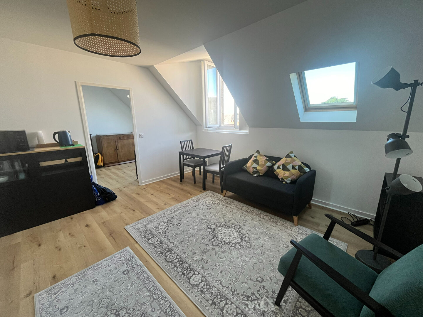 Agence immobilière de Bed ,  School Groupe