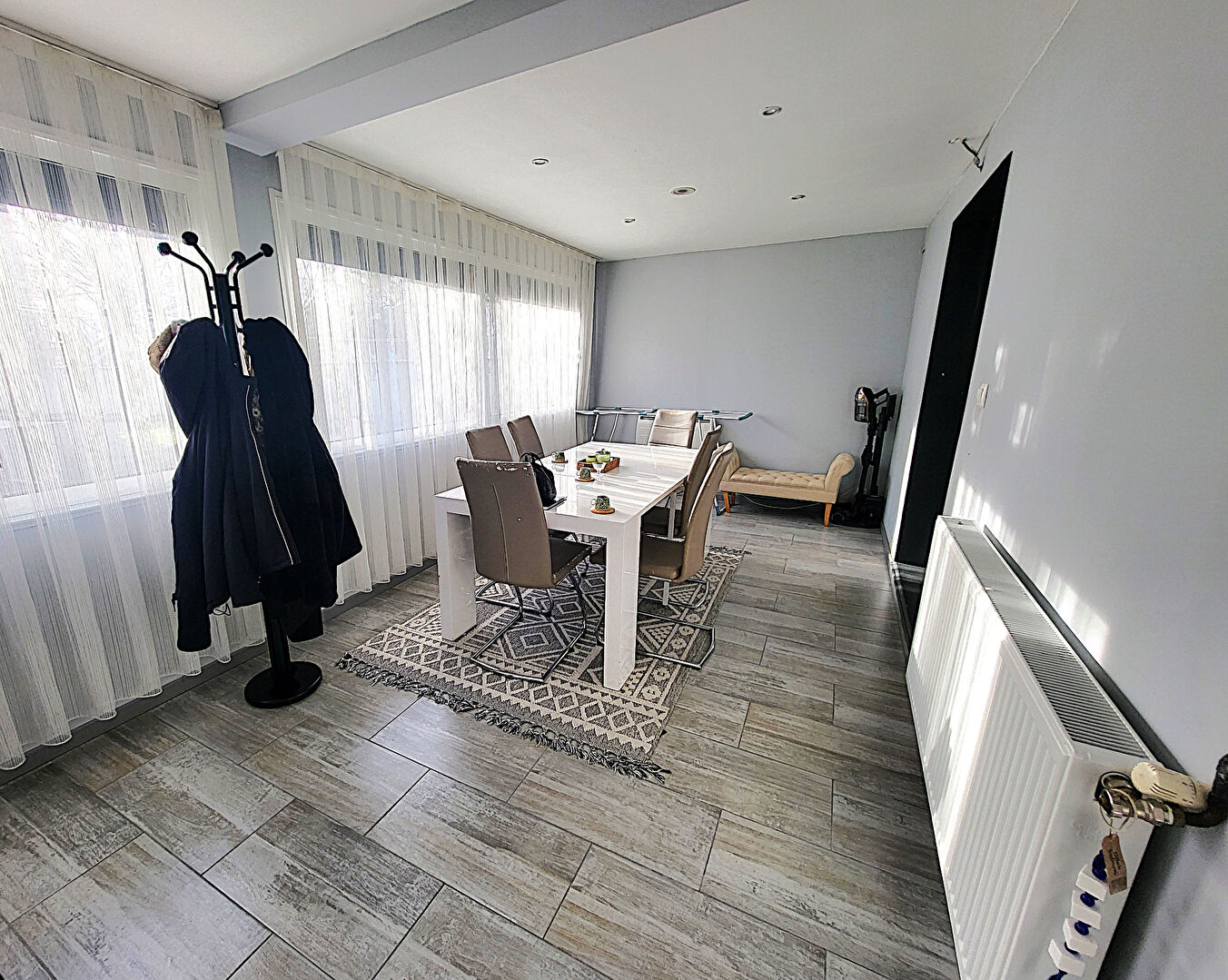 Agence immobilière de Bed ,  School Groupe