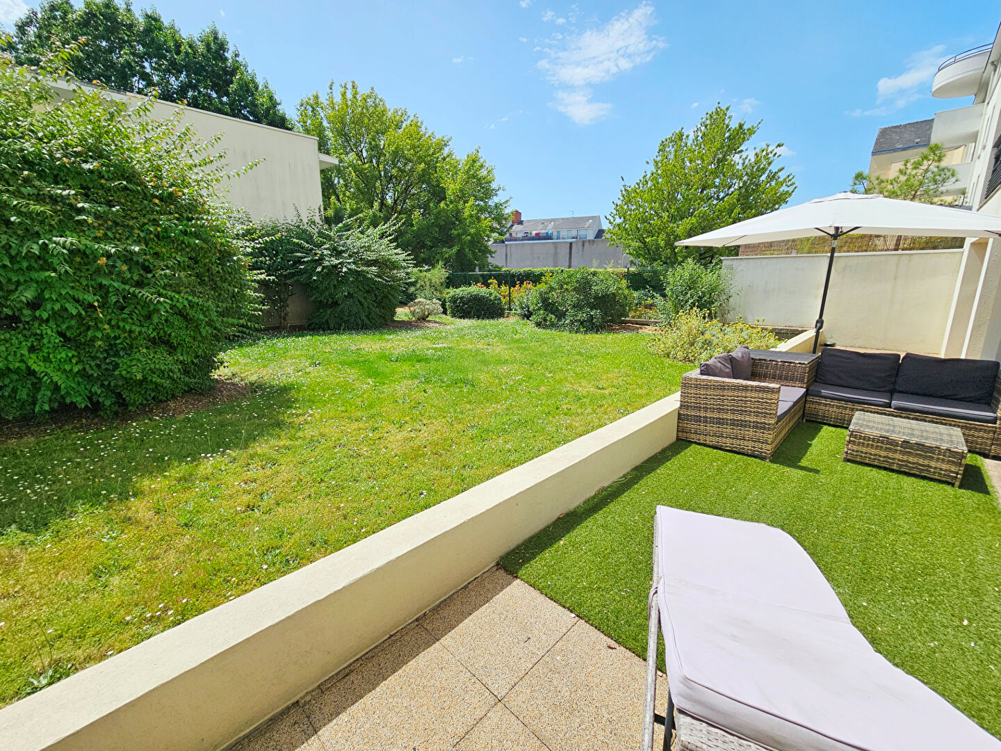 Agence immobilière de Bed ,  School Groupe
