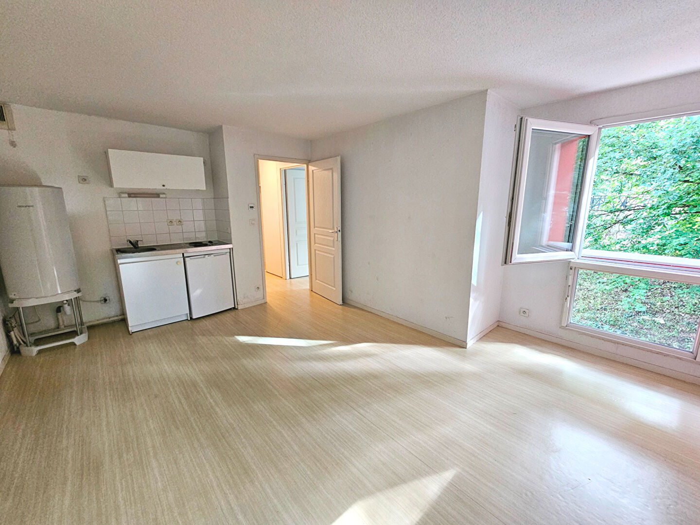 Agence immobilière de Bed ,  School Groupe