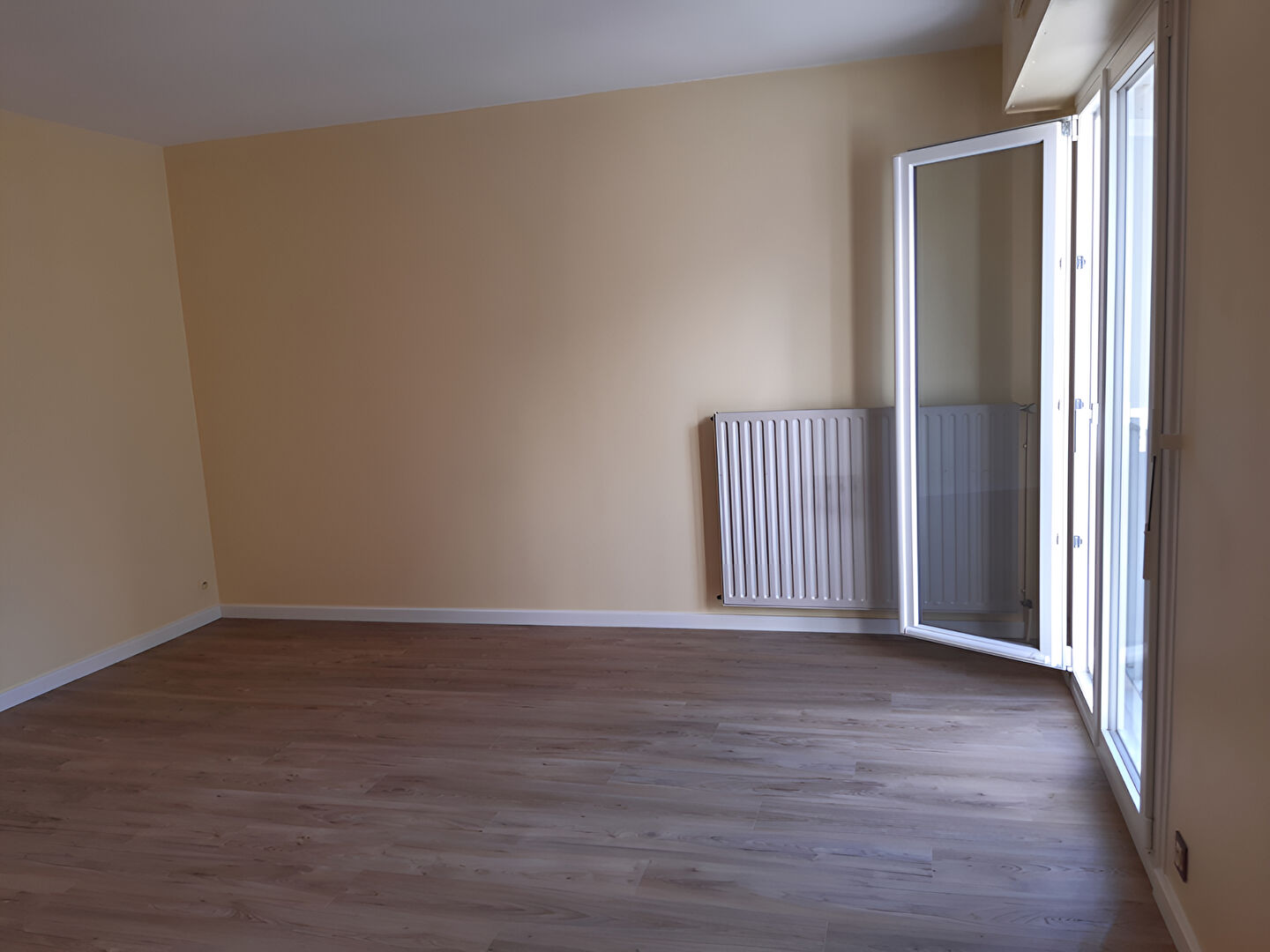 Agence immobilière de Bed ,  School Groupe