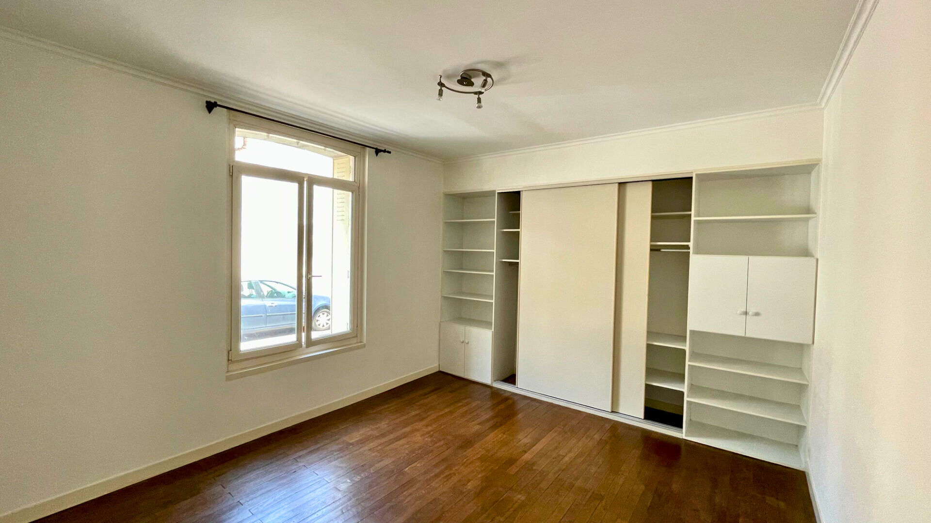 Agence immobilière de Bed ,  School Groupe