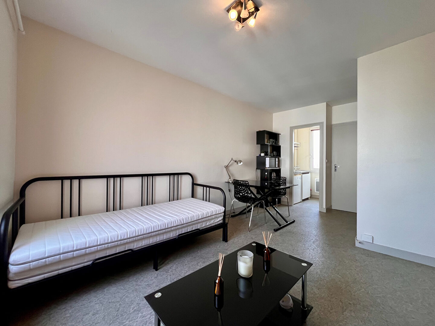 Agence immobilière de Bed ,  School Poitiers