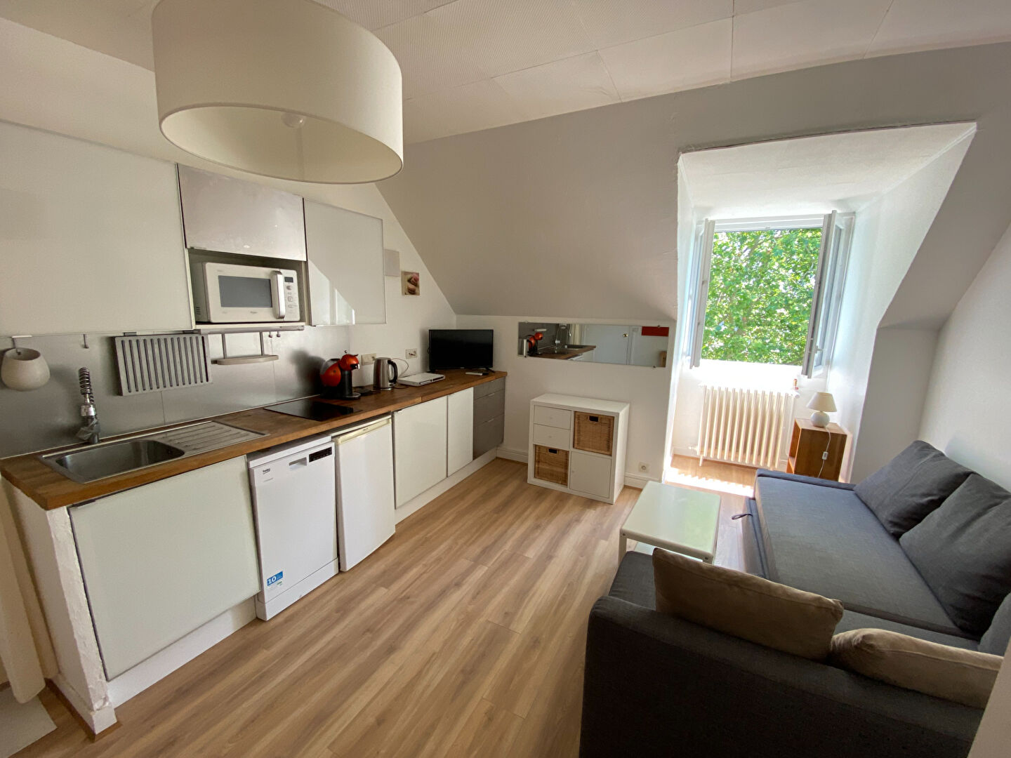 Agence immobilière de 
 Bed ,  School Paris 13 - Bed ,  School Tours 
