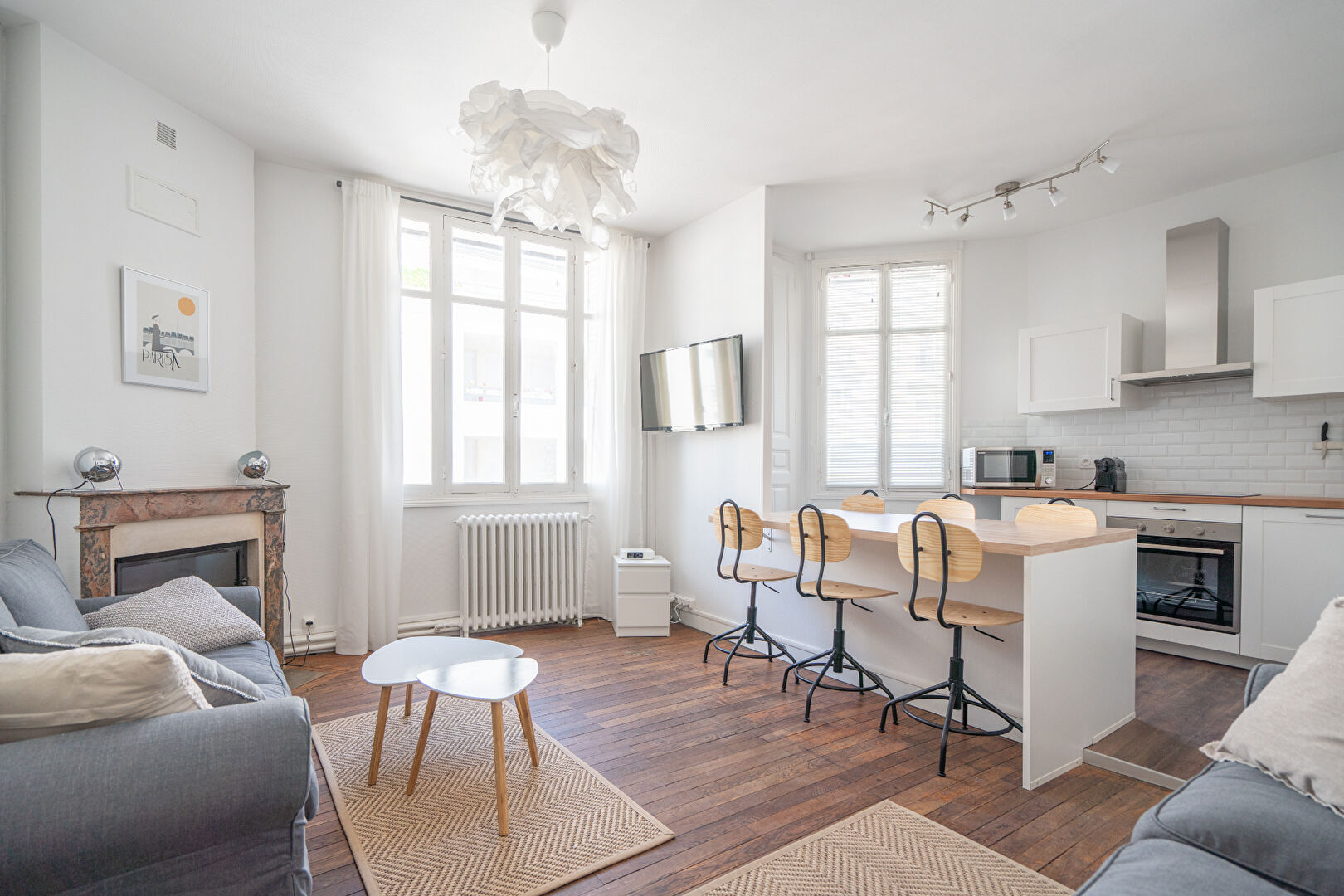 Agence immobilière de 
 Bed ,  School Paris 13 - Bed ,  School Tours 

